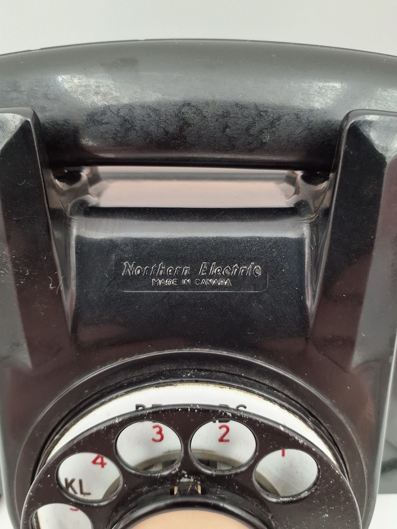 Gammel væg telefon
